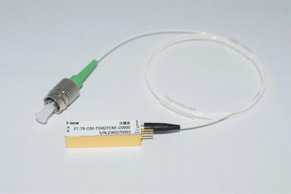 3GHz DWDM集成模拟光发？？